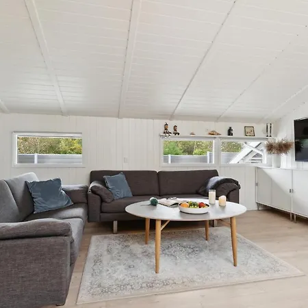 2 Bedroom Gorgeous In V Hébergement de vacances *