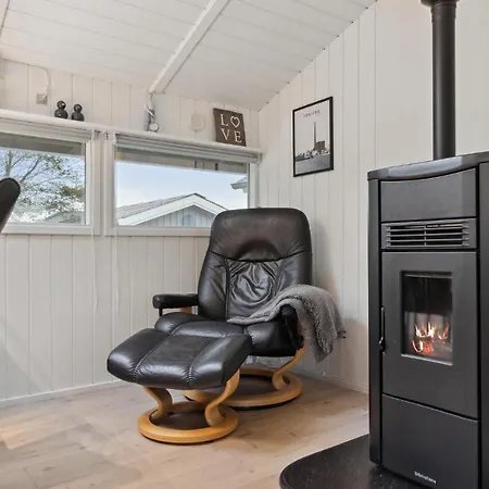 2 Bedroom Gorgeous In V Esbjerg